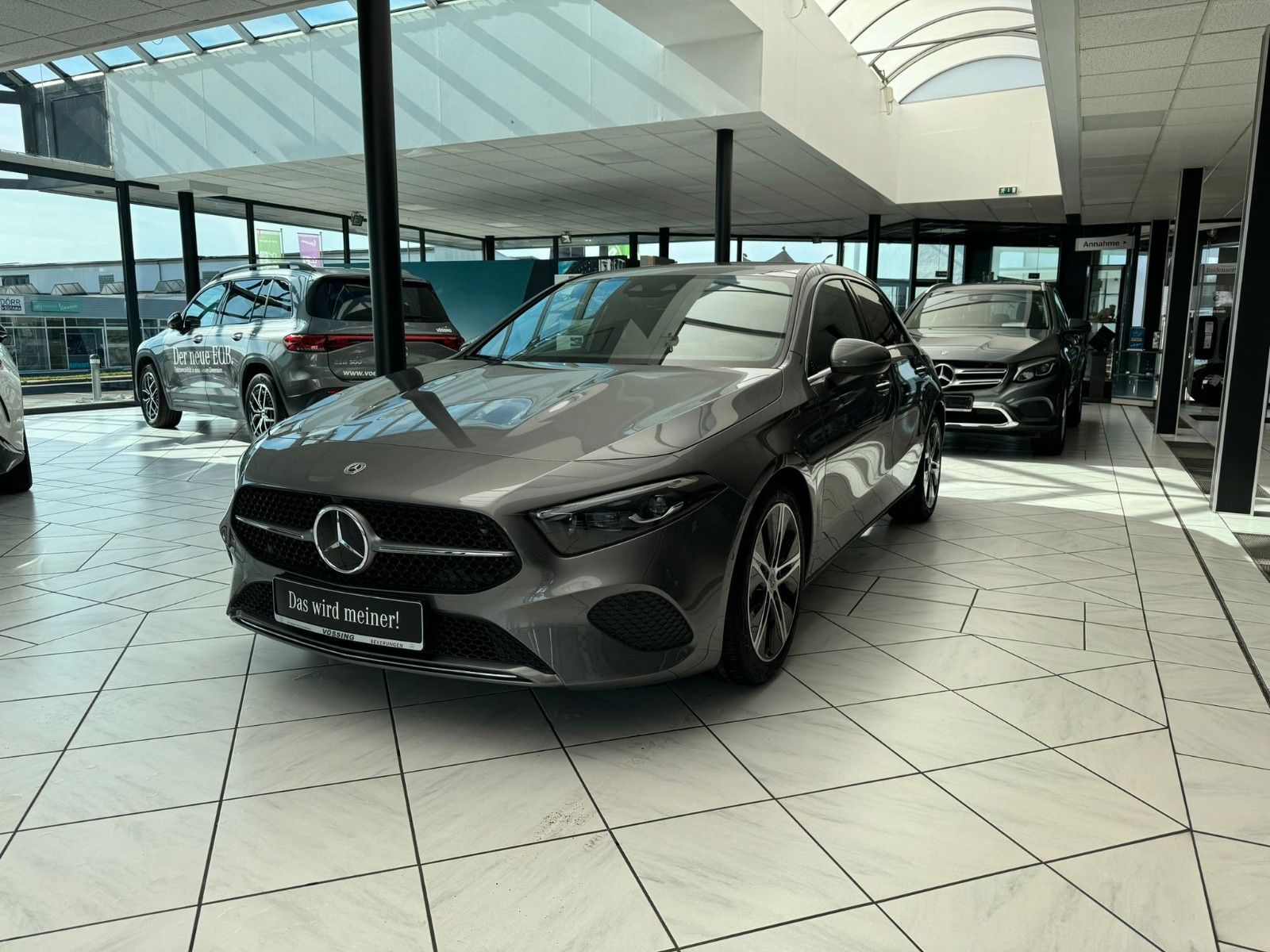 Mercedes-Benz A200 Progressive Advanced Plus - Samsaru's Car Outlet