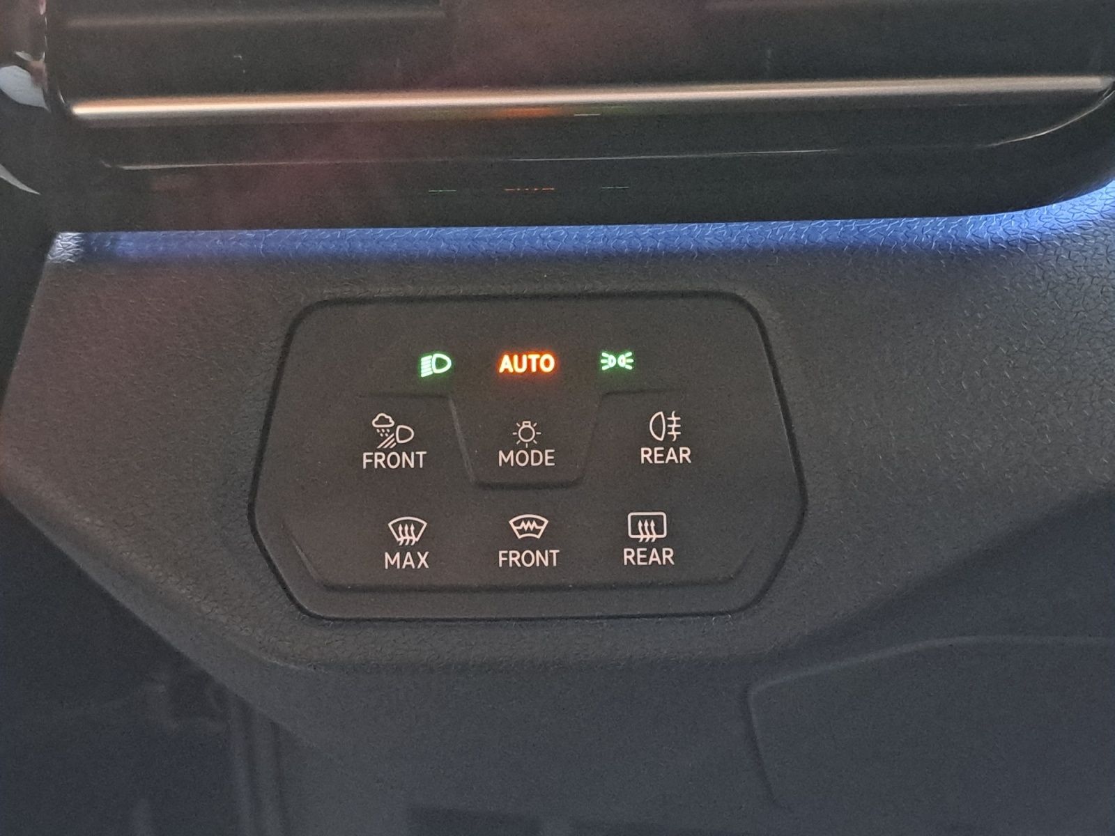 Volkswagen ID.4 GTX 1,99% PANO AHK NAV APP 20" WÄRMEPU DCC