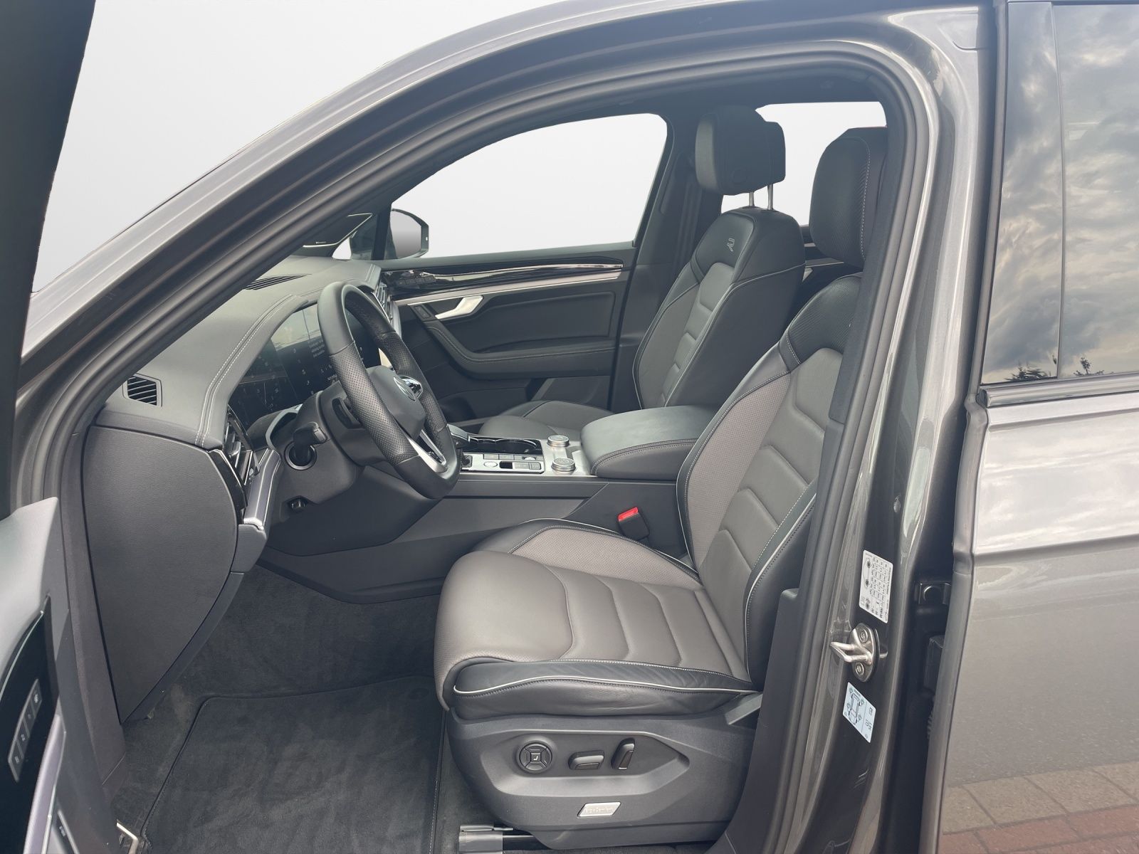 Volkswagen Touareg 3.0 TDI 4M R-Line Black Style  HeadUp Pa