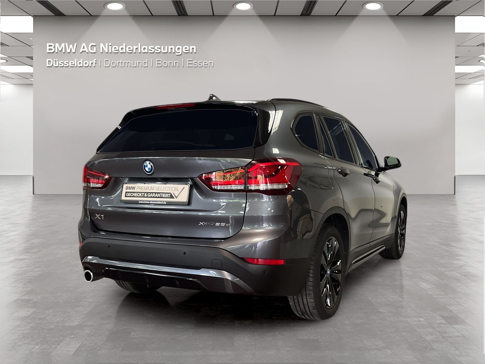 BMW X1 xDrive25e Sport Line - Samsaru's Car Outlet