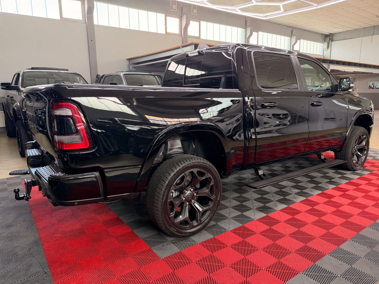Dodge RAM 1500 5.7 4X4 LIMITED Night LPG Pano Head-Up