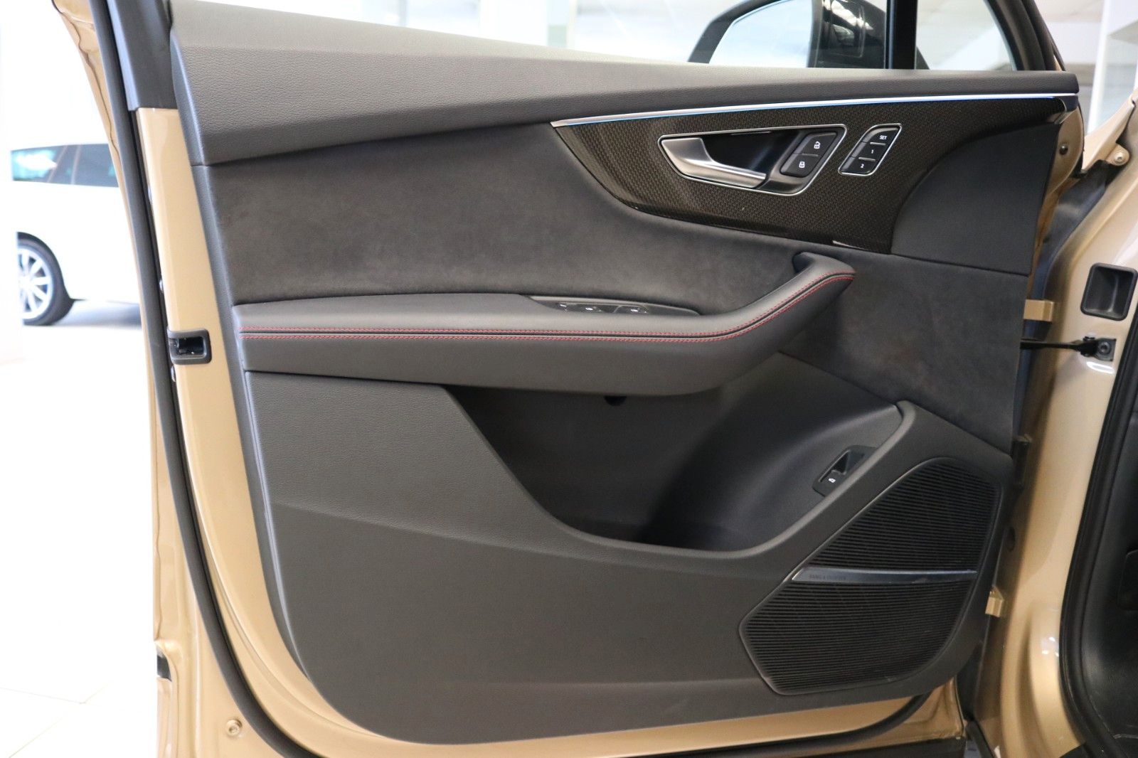 Audi Q7 S-Line competition plus Luft HUD Laser 7-Sitz