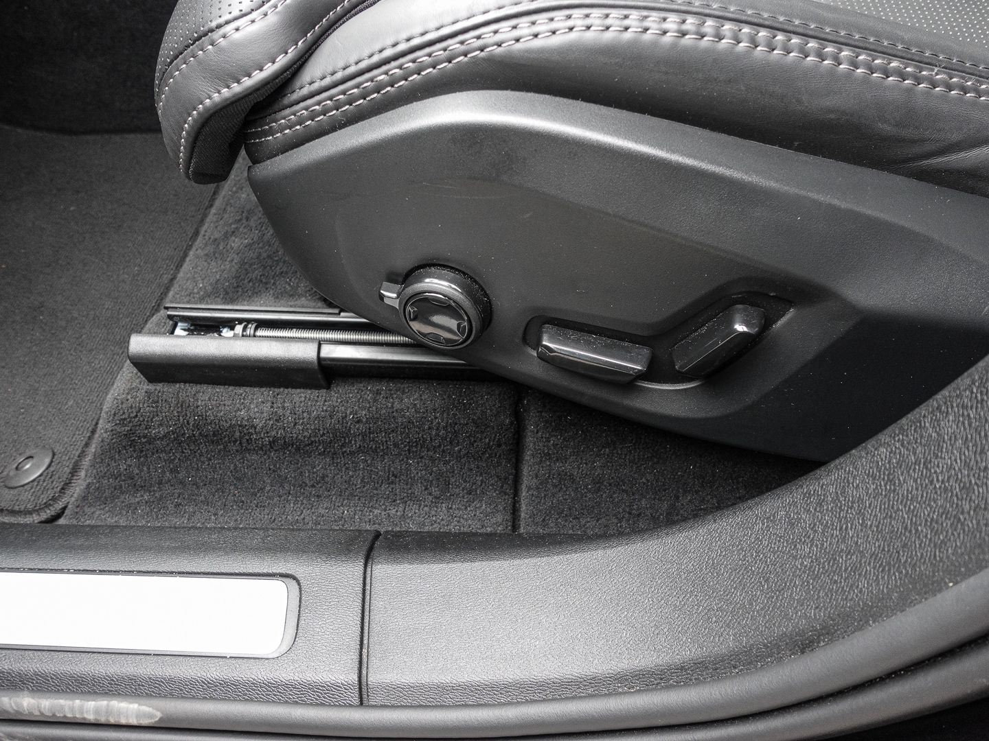 Volvo XC60 Ultra Dark Recharge Plug-In Hybrid AWD T8 T