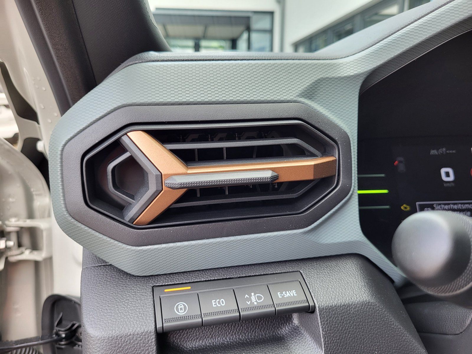 Dacia Duster NEW Hybrid 140 4x2 Extreme - Samsaru's Car Outlet
