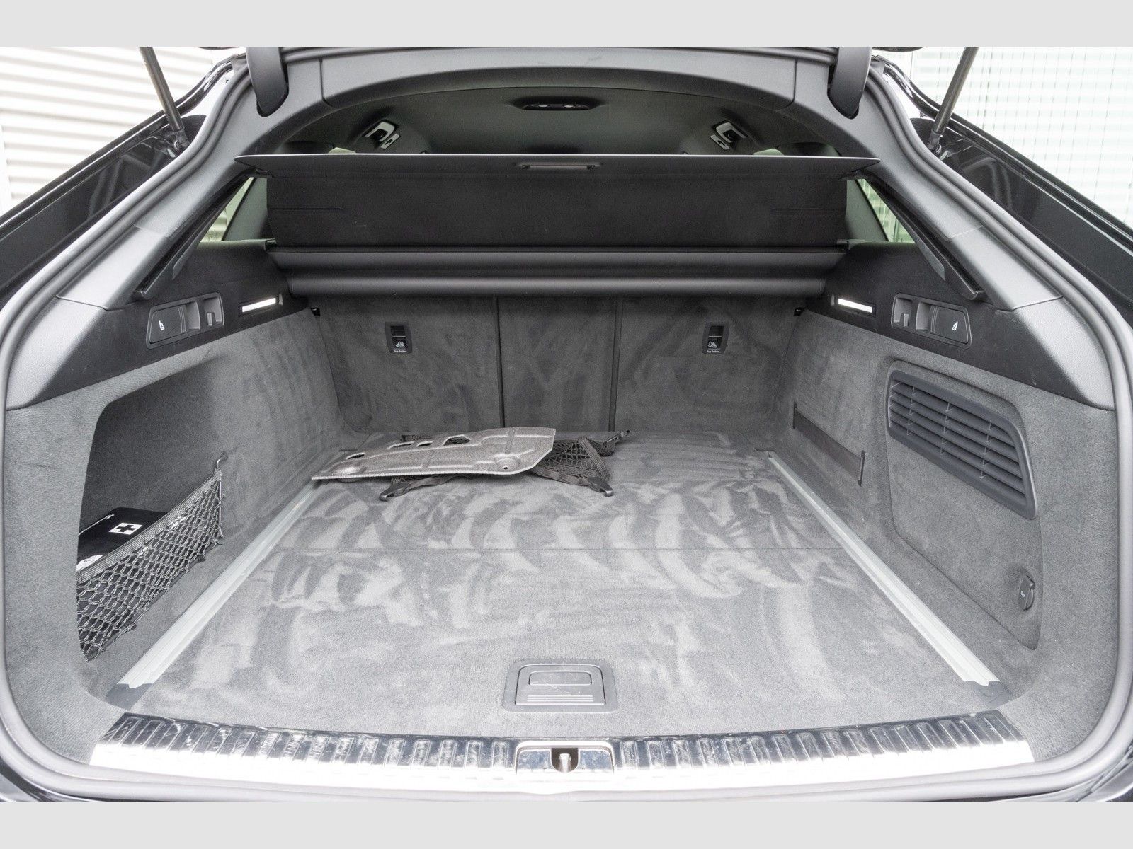 Audi A6 Avant 40 TDI quattro S tronic - Samsaru's Car Outlet