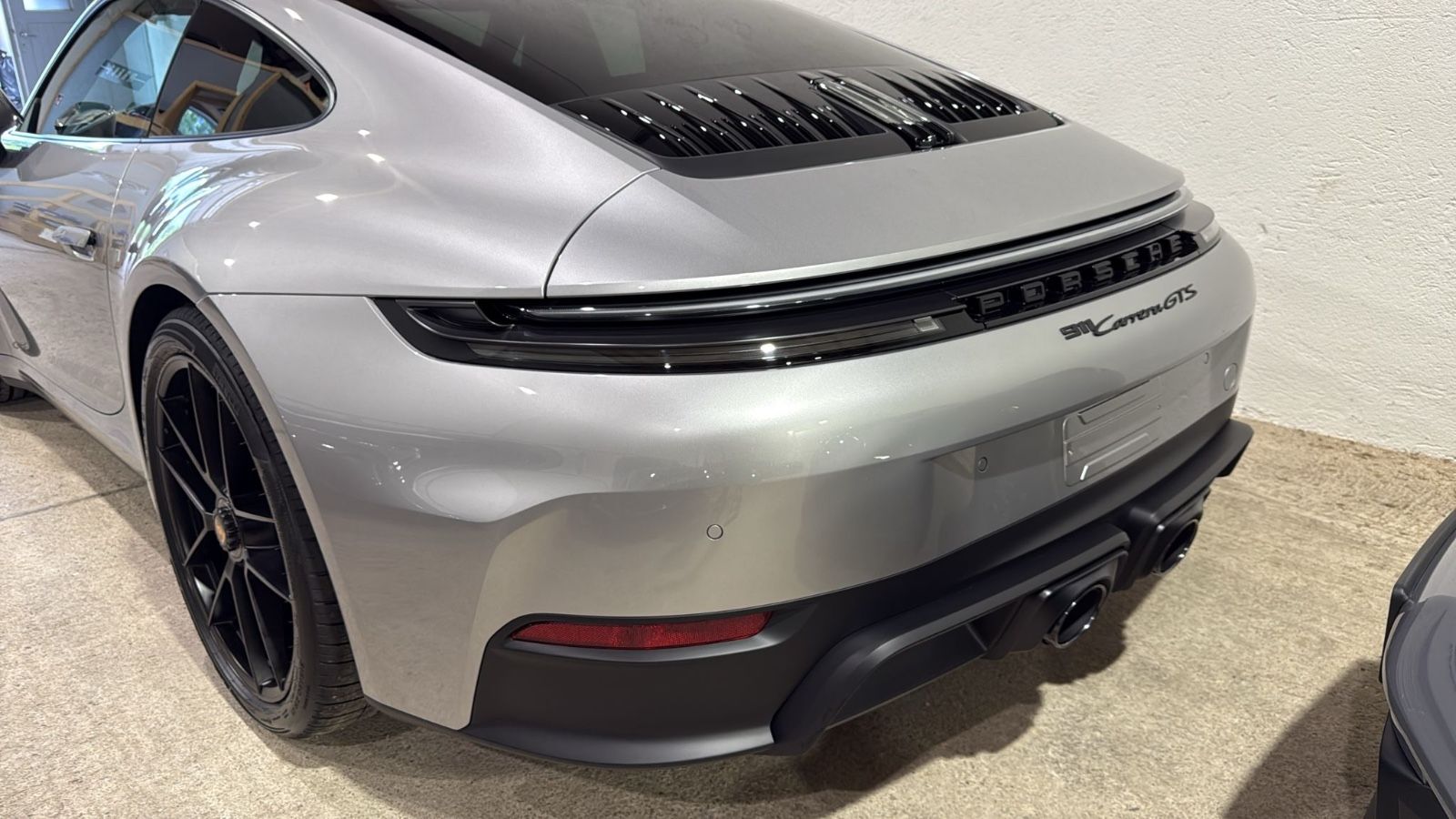 Porsche 911 Carrera GTS Coupé - Samsaru's Car Outlet