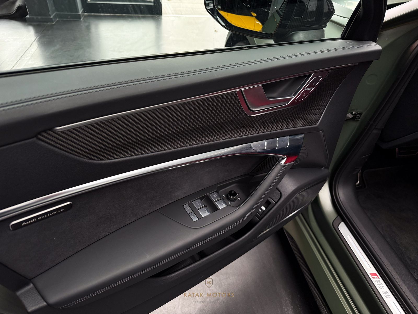 Audi RS6 PERFORMA/FULLCARBON/DYNAMIK+/PANO/B&O/HEADUP