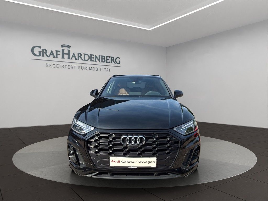 Audi Q5 S-Line 55TFSIe Quattro S-Tr. Pano AHK Leder