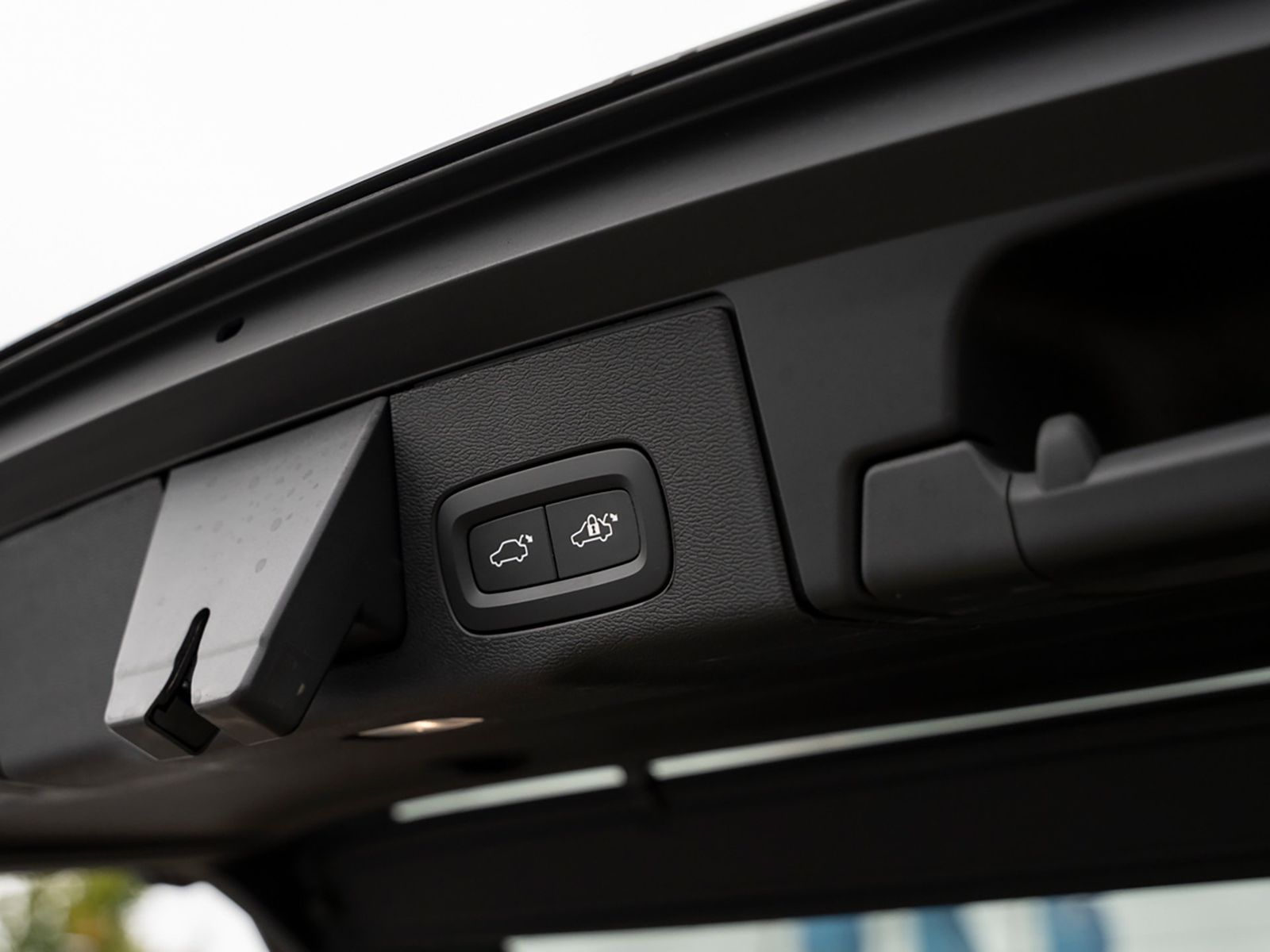 Volvo XC 60 B4 AWD Plus Dark