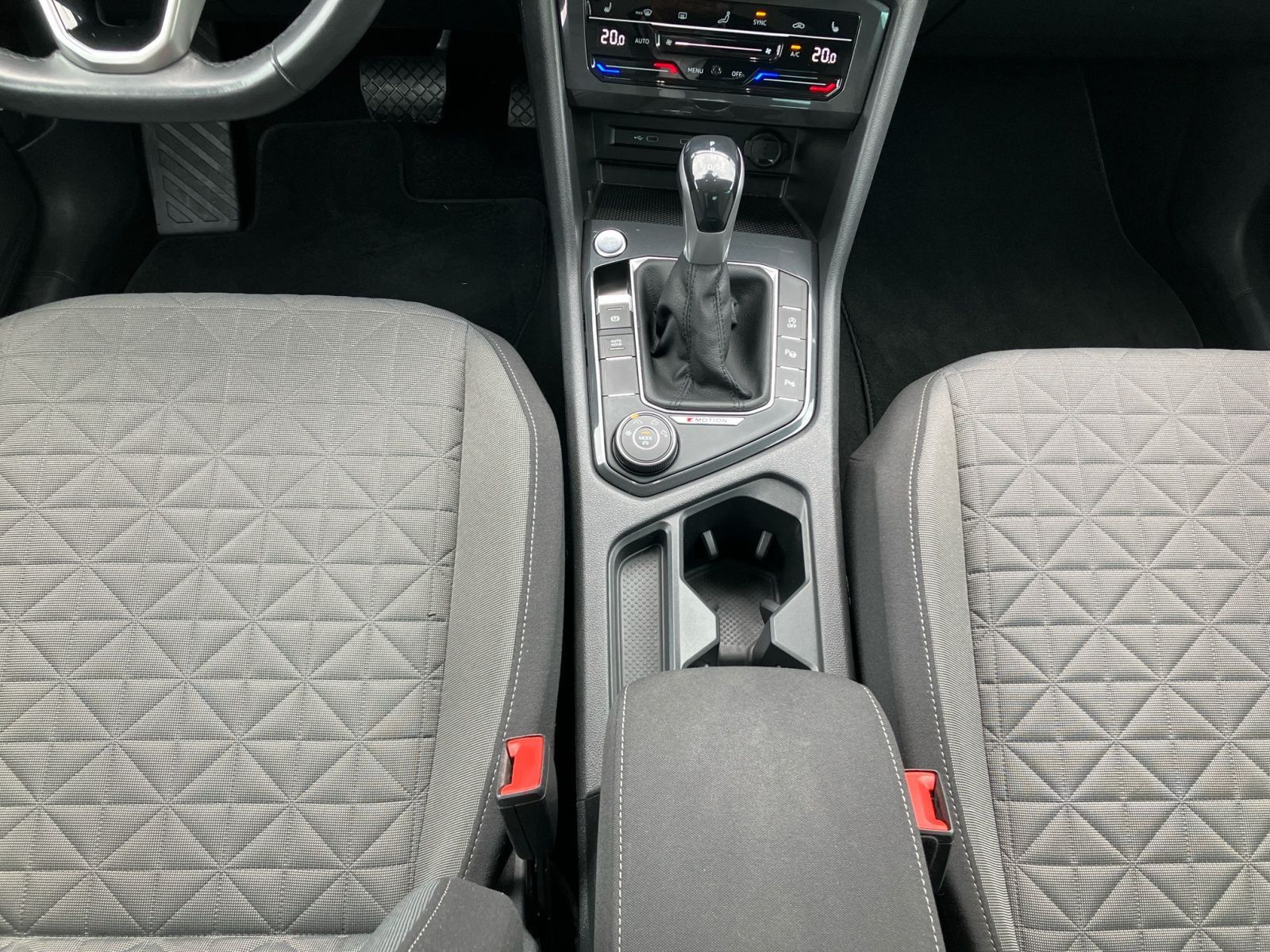 Volkswagen Tiguan 2.0TDI Life DSG 4M Navi LED AHK