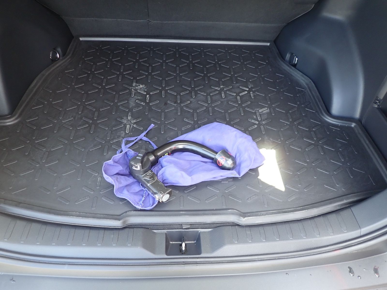 Toyota RAV 4 Hybrid - Samsaru's Car Outlet