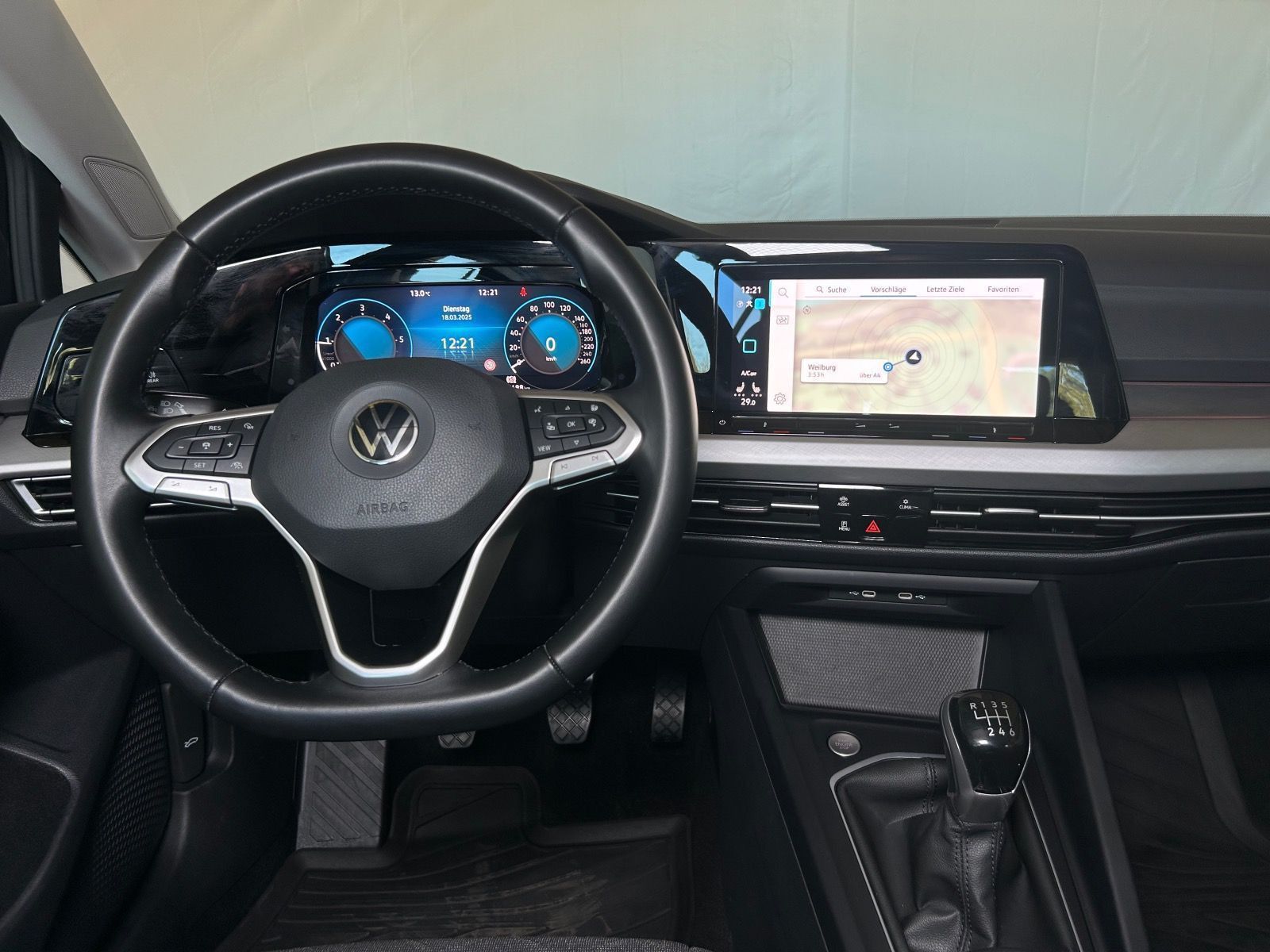Volkswagen Golf Variant Life 2.0 TDI - Samsaru's Car Outlet