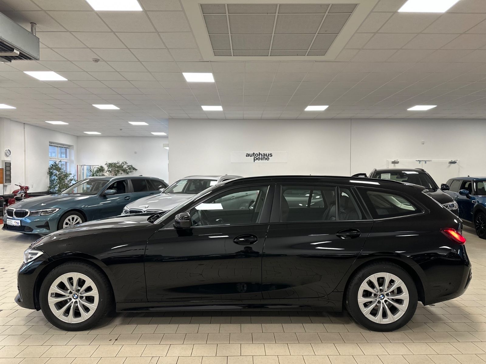 BMW 320d LivCP+ - Samsaru's Car Outlet