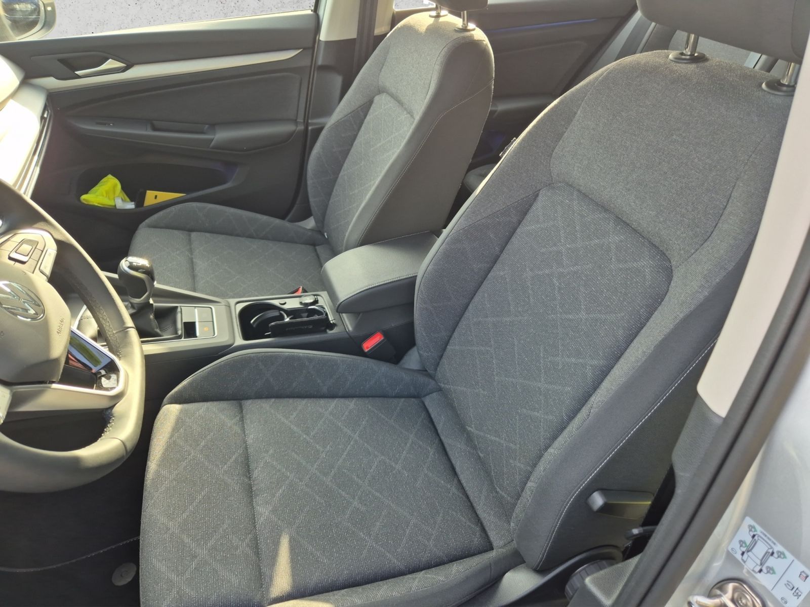 Volkswagen Golf Life 1.5 TSI - Samsaru's Car Outlet
