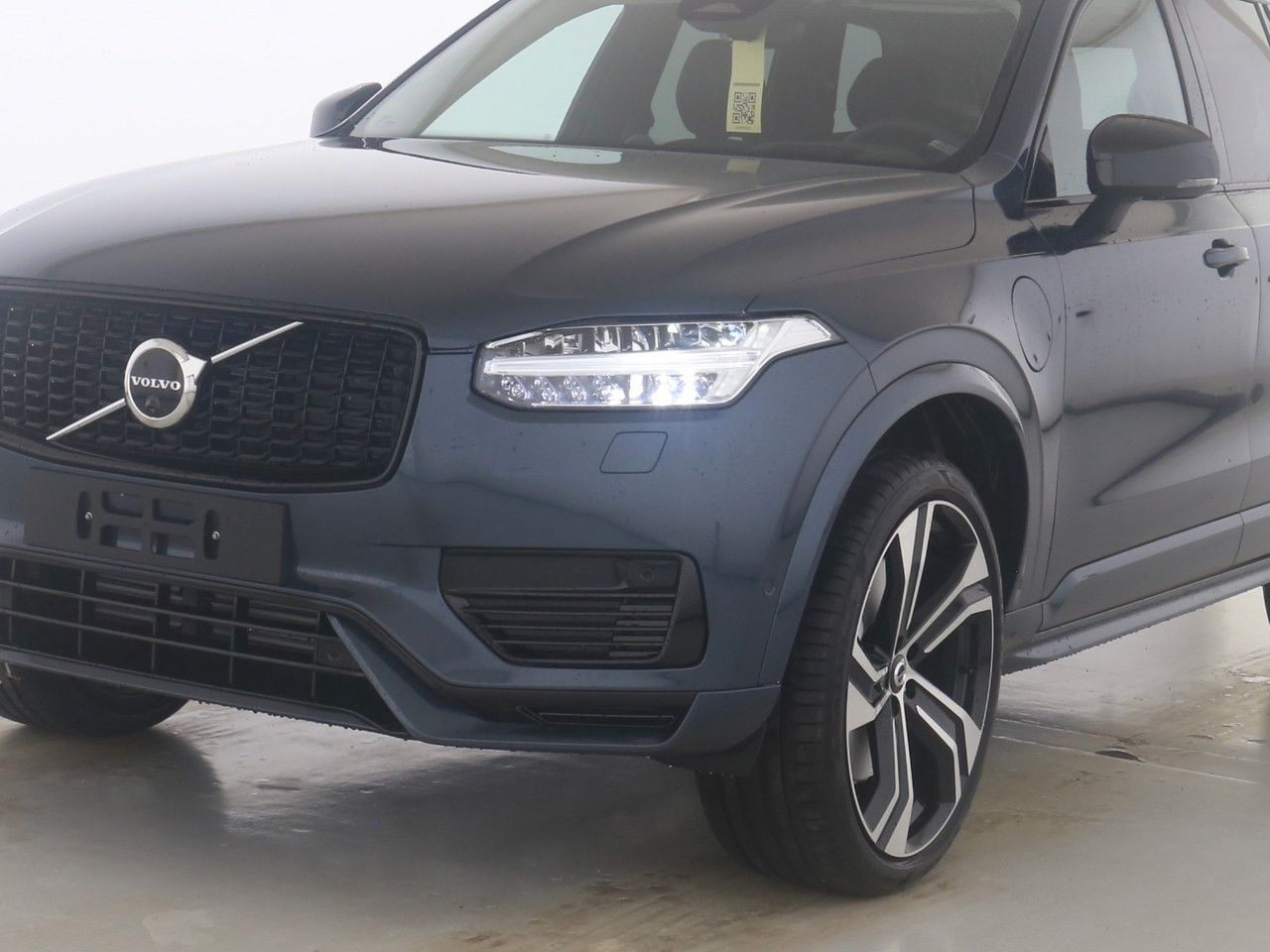 Volvo XC90 Ultra Dark Recharge Plug-In Hybrid AWD - Samsaru's Car Outlet