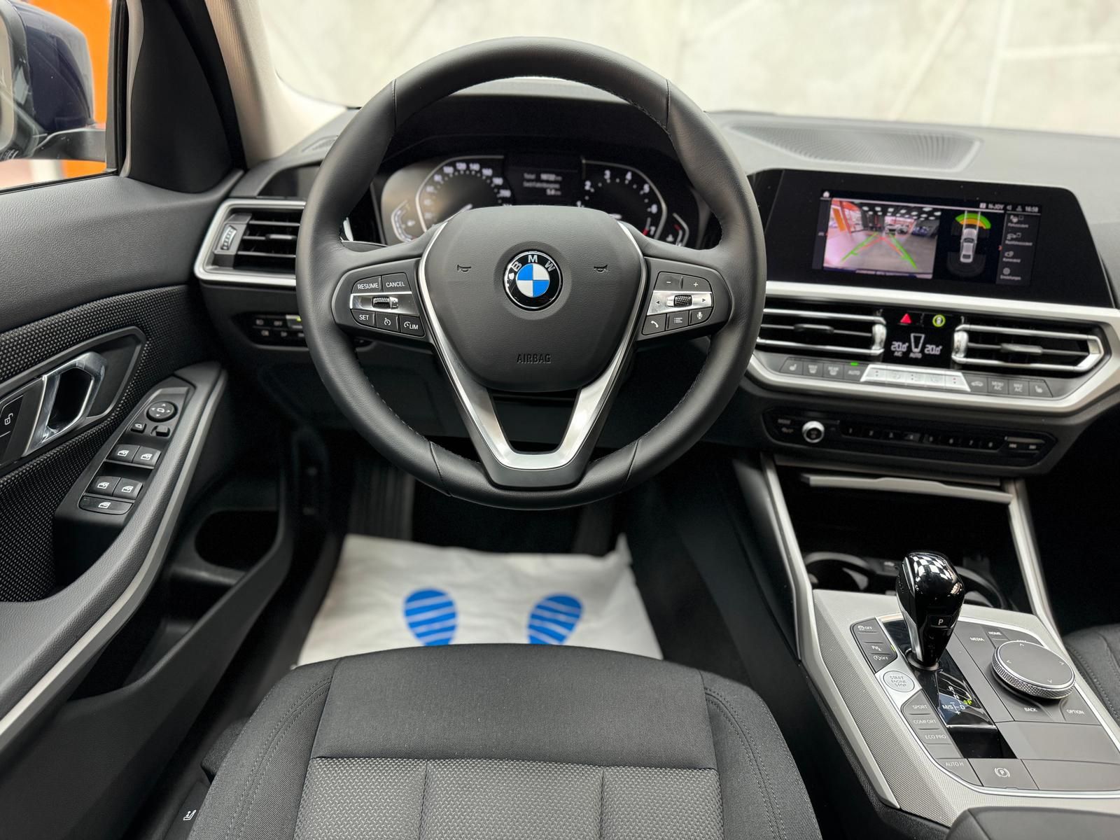 BMW 320i Advantage - Samsaru's Car Outlet