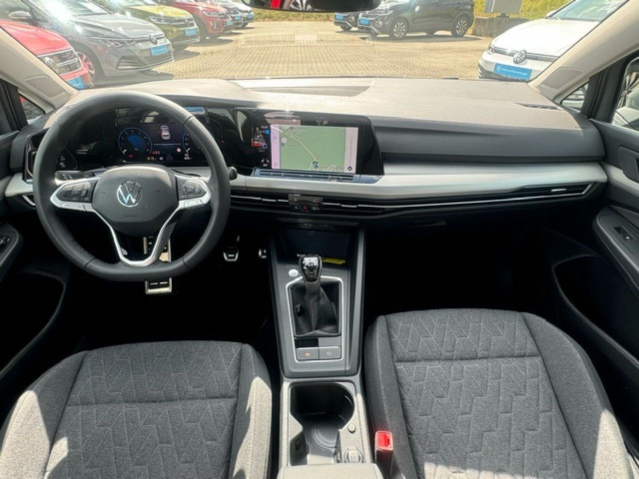 Volkswagen Golf VIII Move 1.5 TSI - Samsaru's Car Outlet
