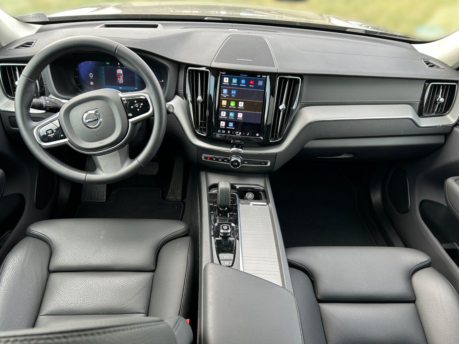 Volvo XC 60 T8 AWD Ultra Dark PlugIn+360Grad+AHK+Leder