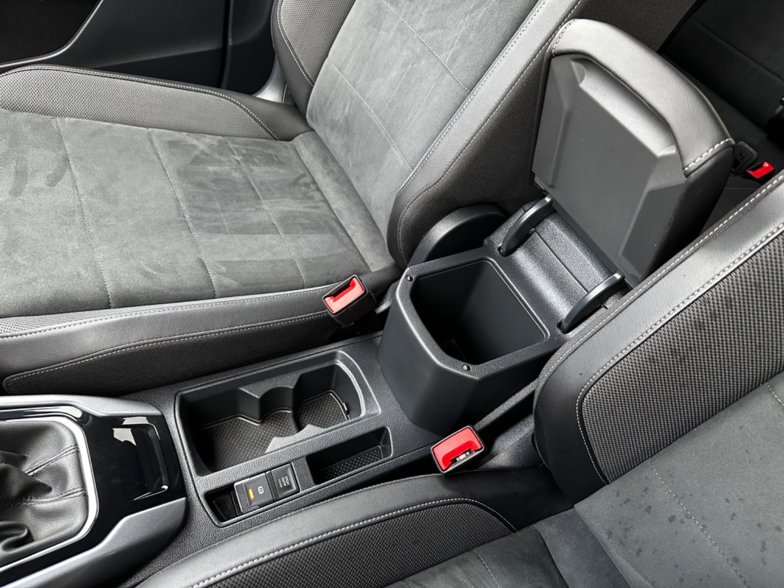 Volkswagen T-Roc 2.0 - Samsaru's Car Outlet