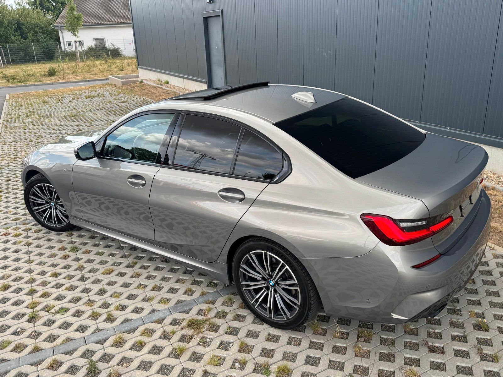 BMW Lim M Sport - Samsaru's Car Outlet