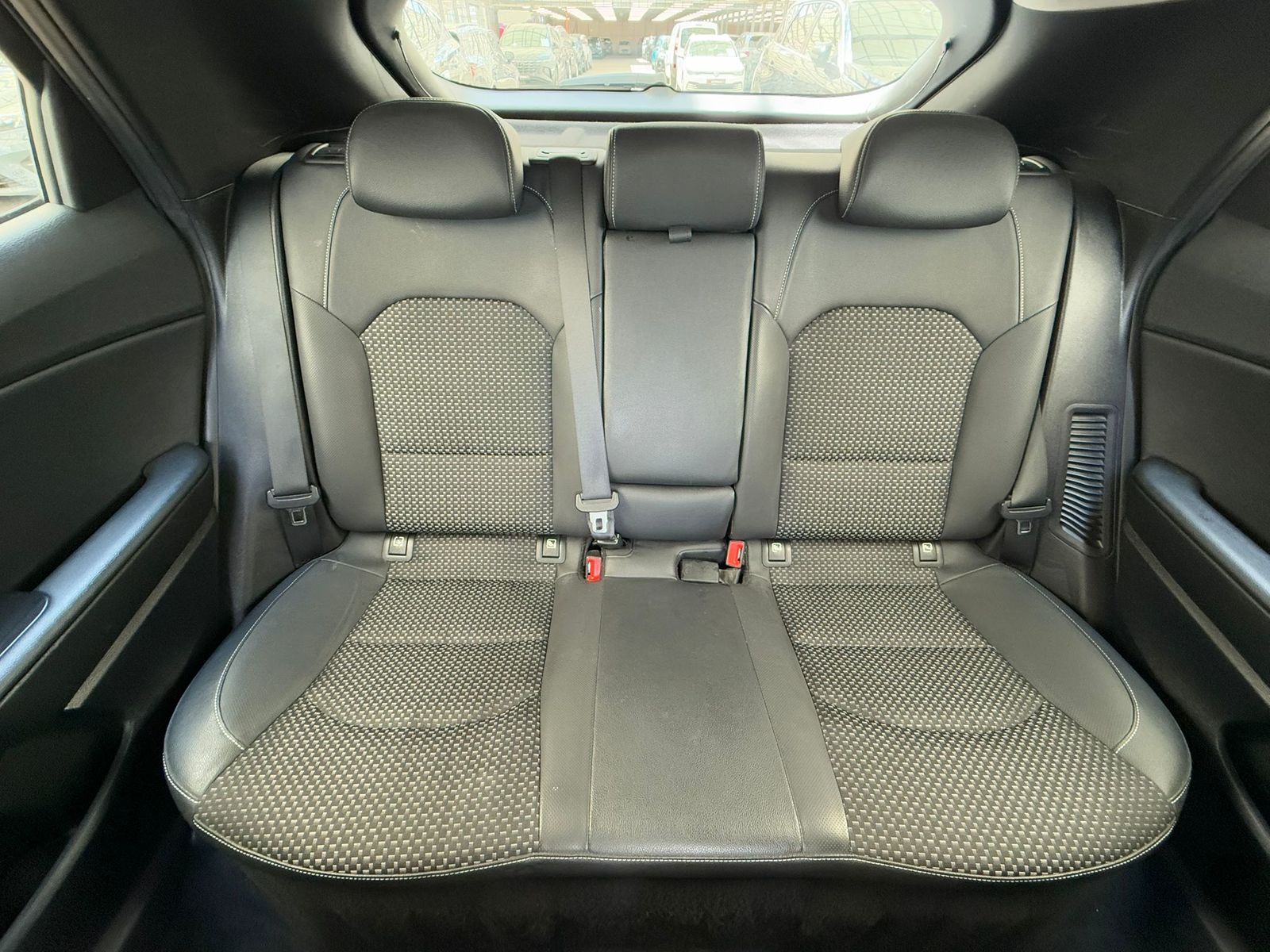 Kia Xceed 1.6 Plug-in Hybrid Spirit - Samsaru's Car Outlet