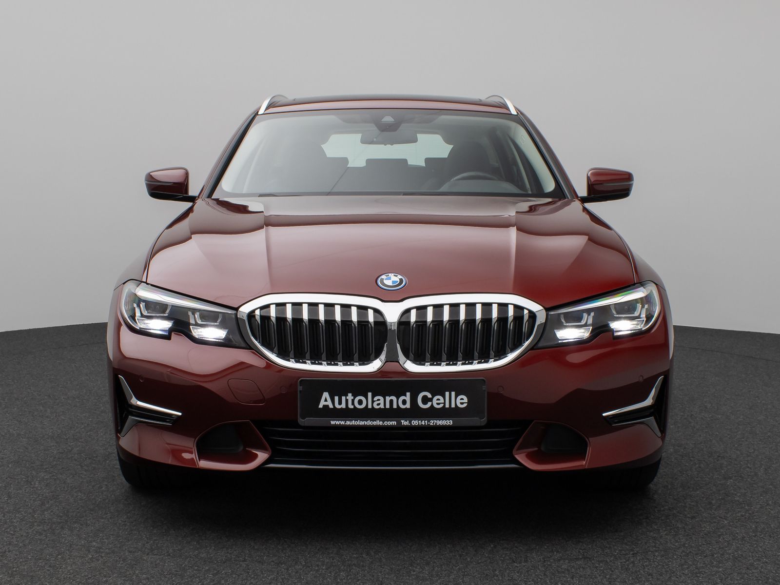 BMW 320e Luxury Line - Samsaru's Car Outlet