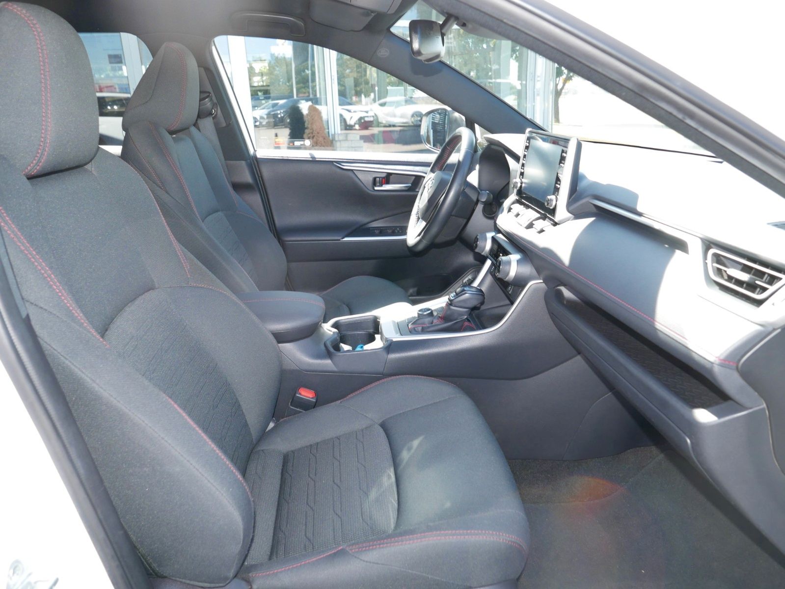 Toyota RAV 4 Plug-in Hybrid 4x4 - Samsaru's Car Outlet