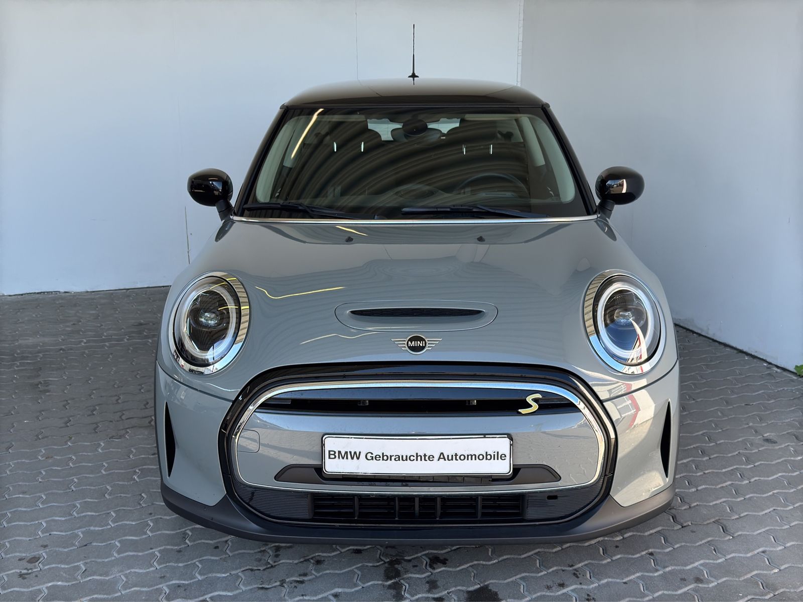 MINI Cooper SE - Samsaru's Car Outlet
