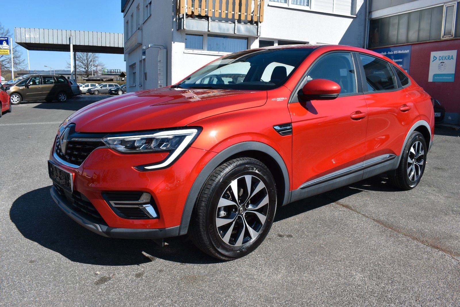 Renault Arkana TCe 140 Automatik Zen - Samsaru's Car Outlet