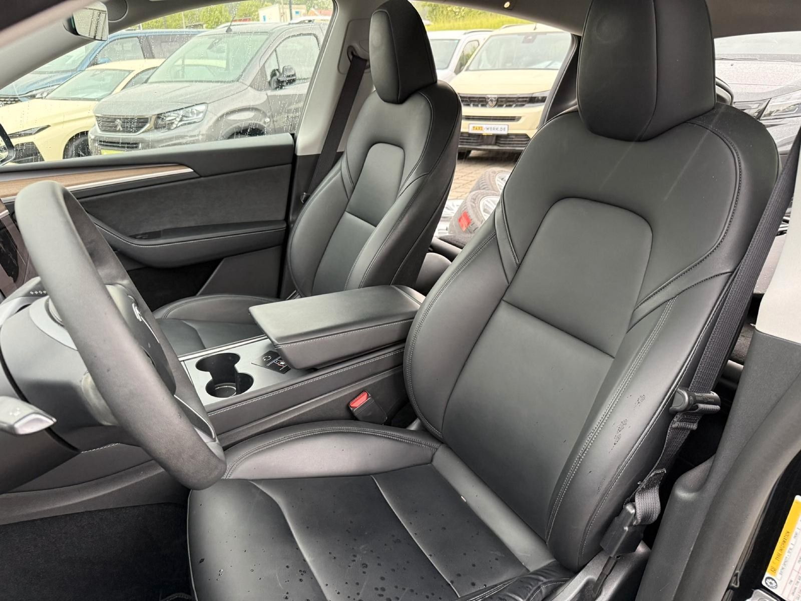 Tesla Model Y Long Range Dual AWD 8-FACH+AHK