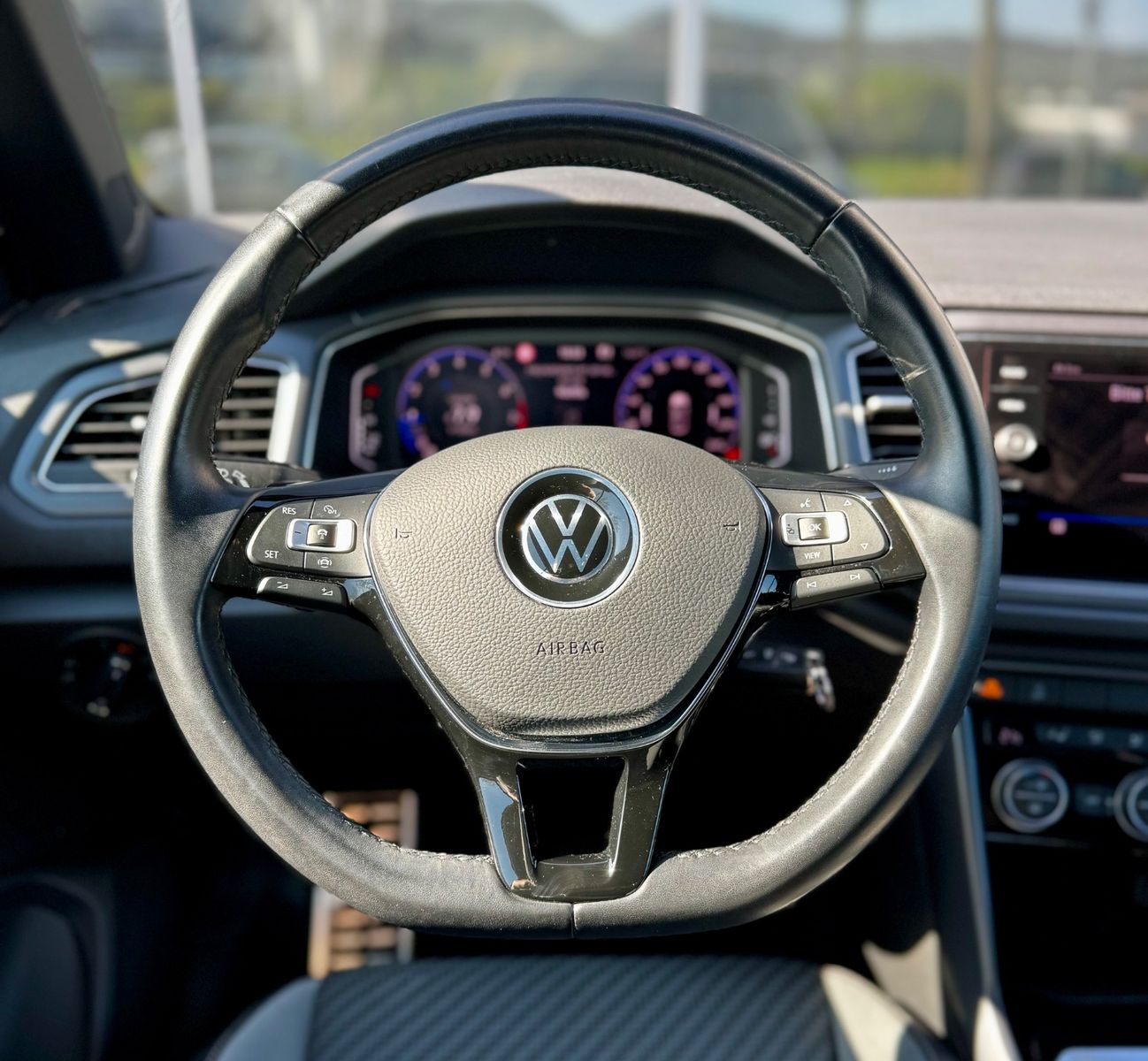 Volkswagen T-Roc R-Line - Samsaru's Car Outlet