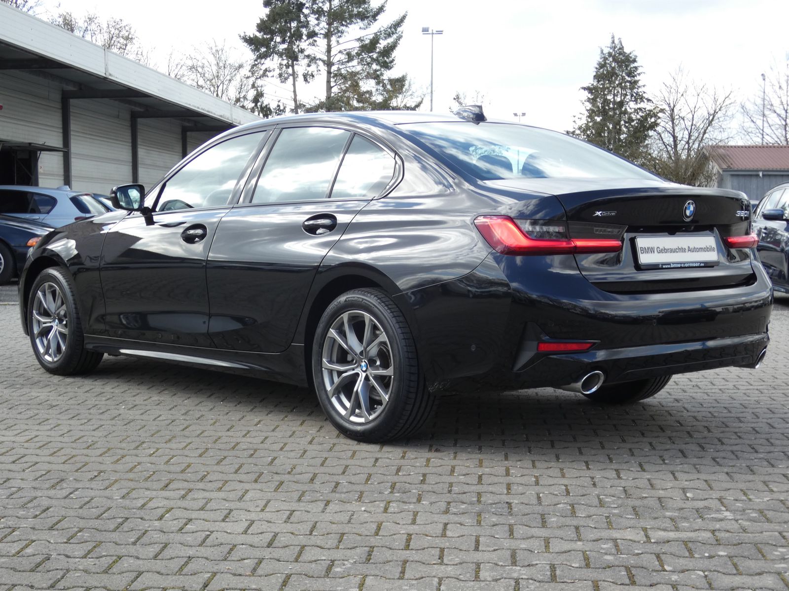 BMW 320i xDrive Limousine Sport Line HiFi DAB LED