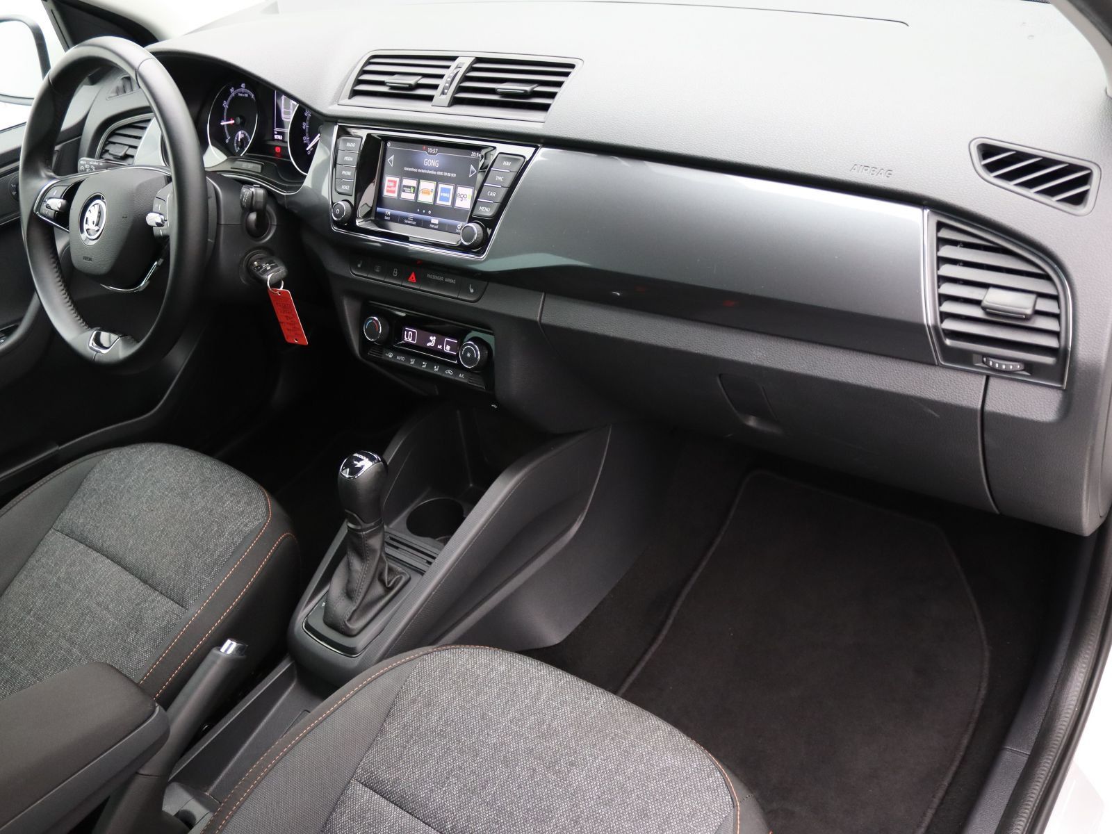 Skoda Fabia Combi 1.0 TSI DSG - Samsaru's Car Outlet
