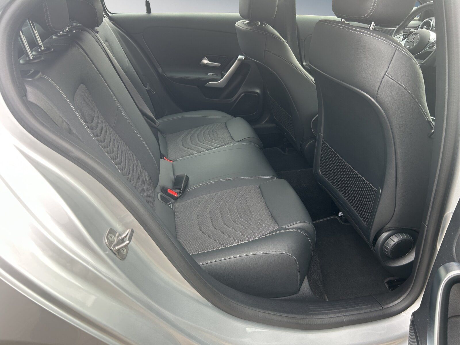 Mercedes-Benz A 200 PROGRESSIVE LINE - Samsaru's Car Outlet
