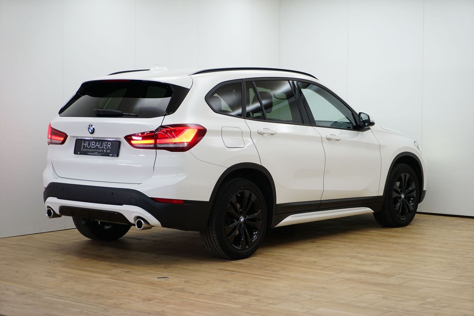 BMW X1 xDrive18d Sport Line - Samsaru's Car Outlet