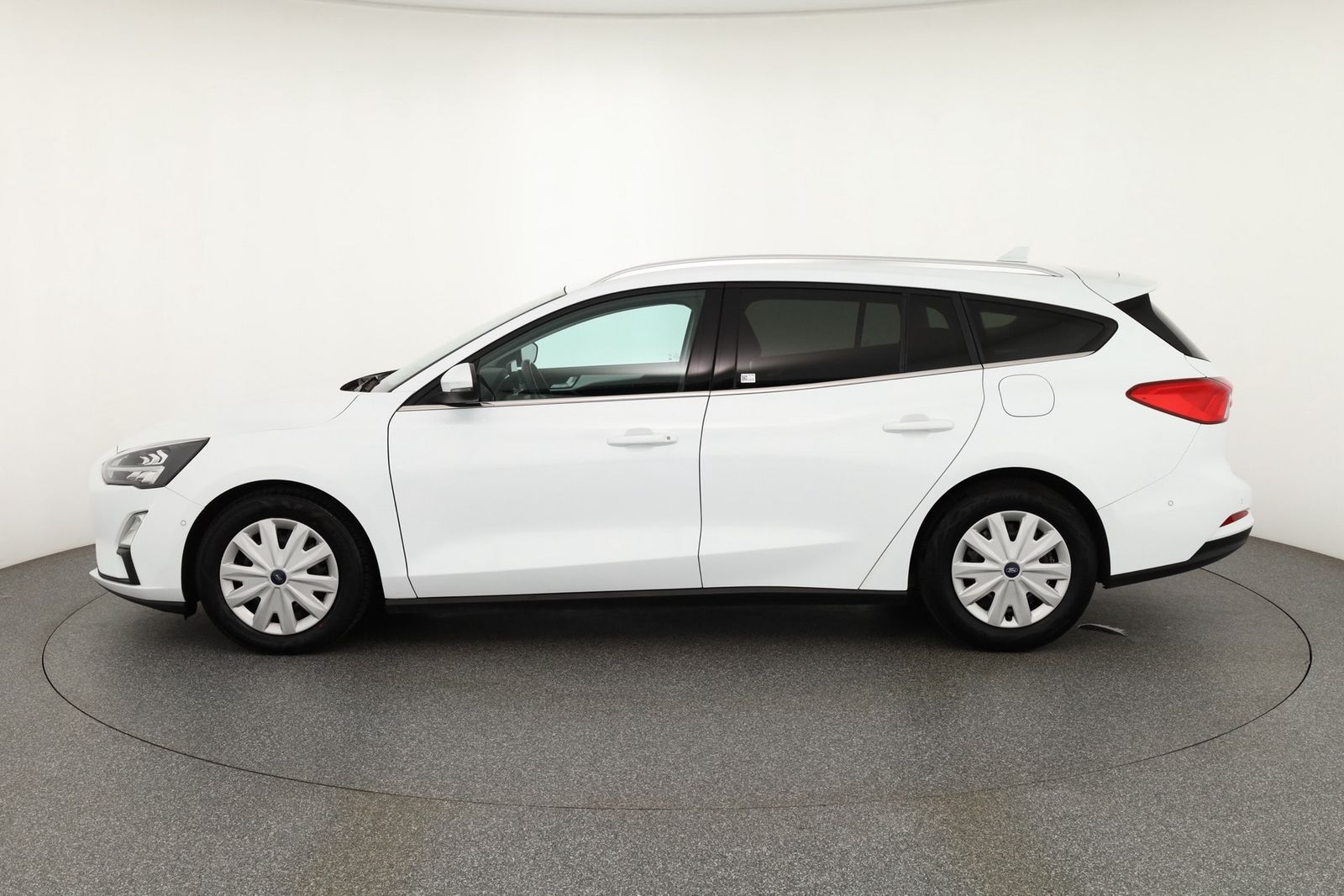 Ford Focus Turnier 2.0 EcoBlue Aut. - Samsaru's Car Outlet