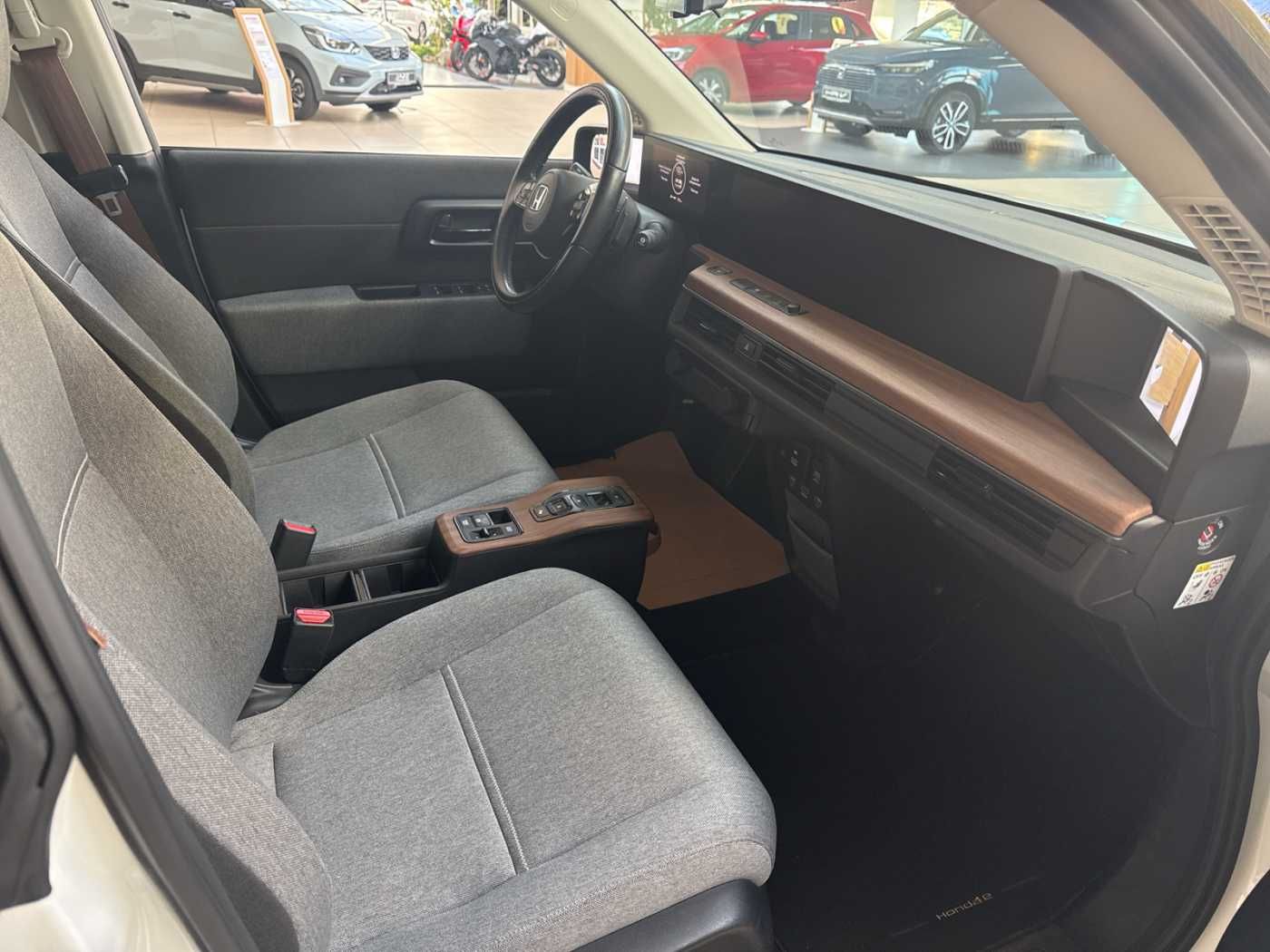 Honda e e Advance 17-Zoll *Ganzjahresreifen*