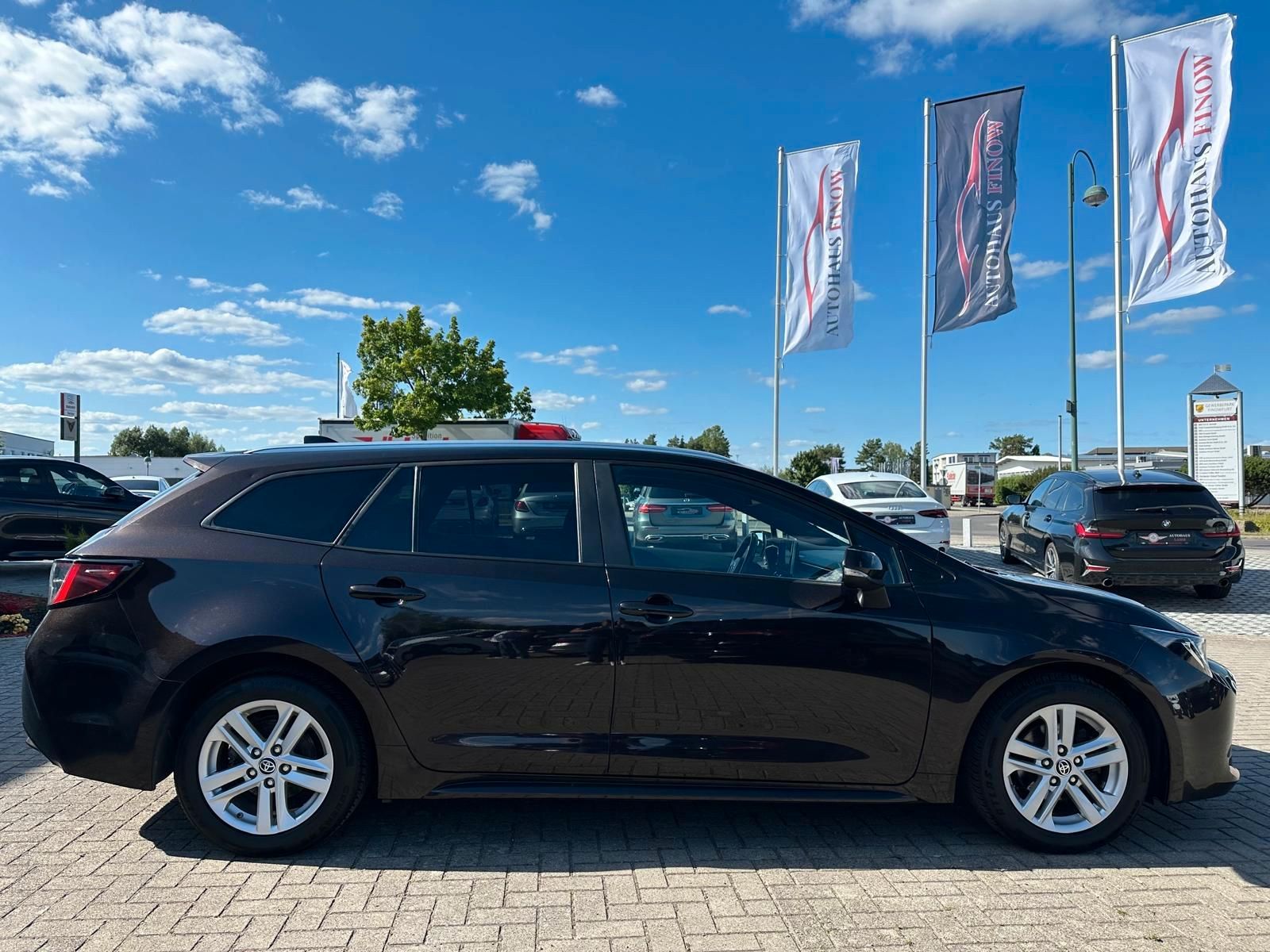 Toyota Corolla 1.8 Touring Sports Hybrid - Samsaru's Car Outlet