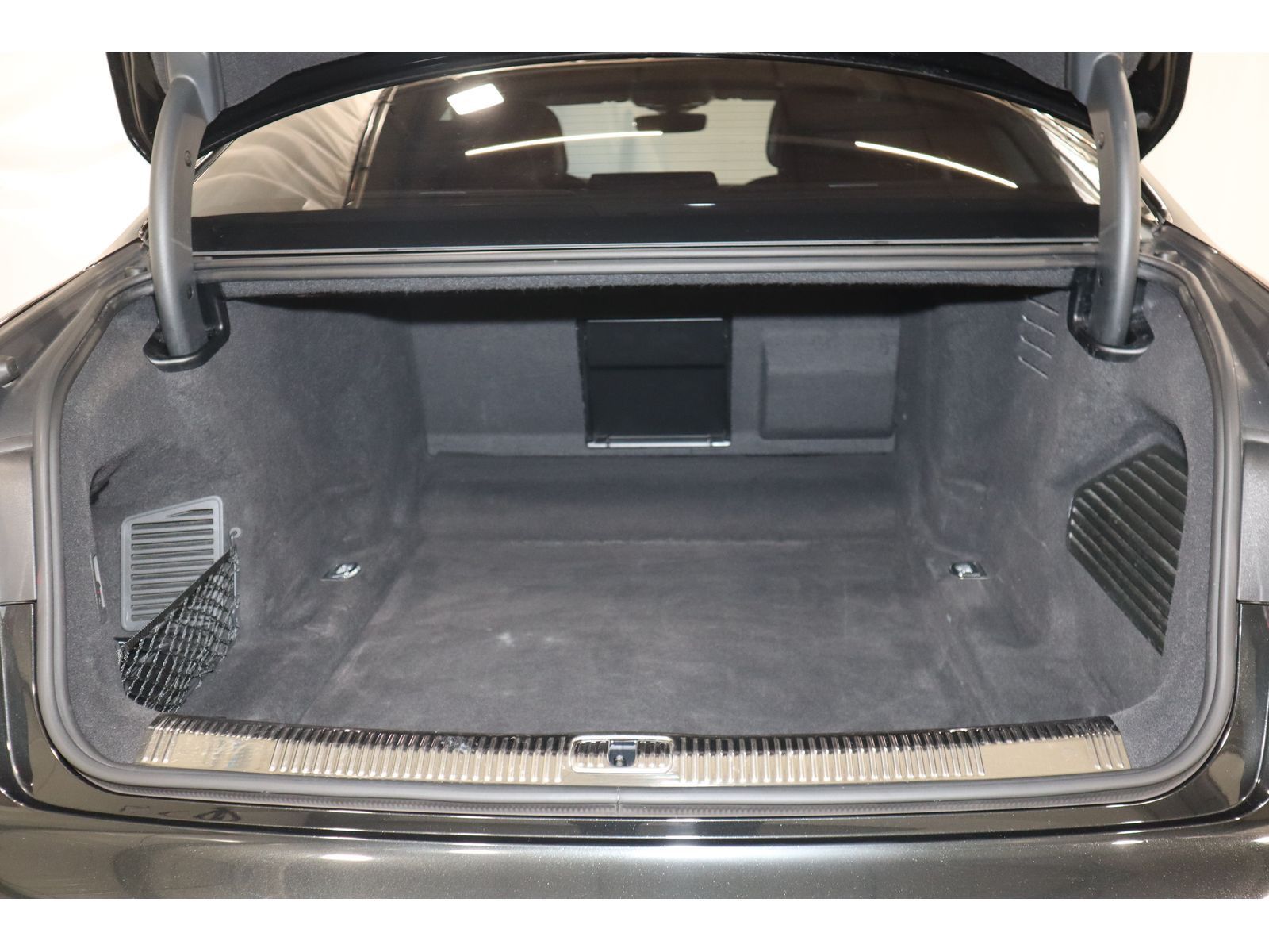 Audi A8 50 TDI quattro - Samsaru's Car Outlet