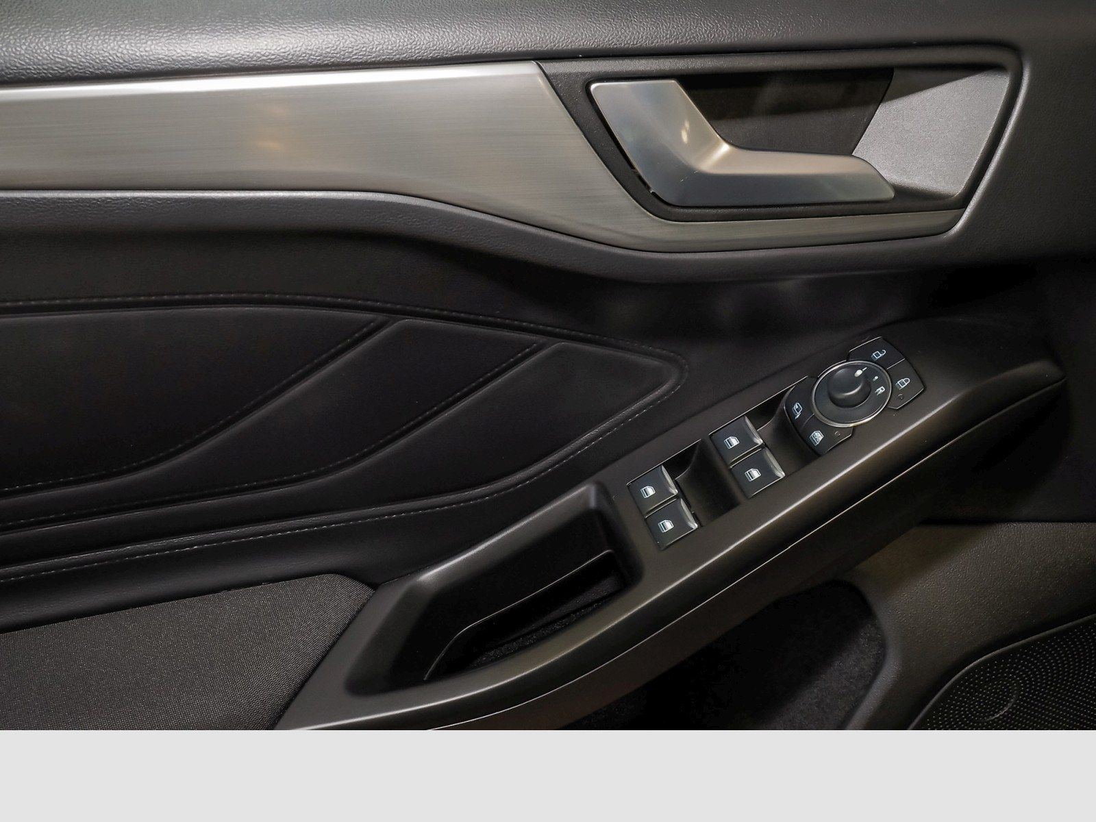 Ford Focus Turnier 1.5 EcoBlue Aut. Titanium-Audio Na