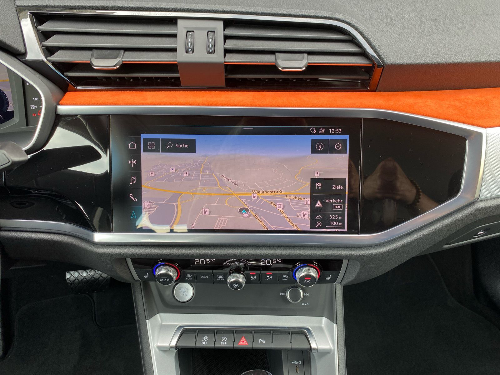 Audi Q3 45 2,0TFSI DSG Quattro Advanced - Samsaru's Car Outlet