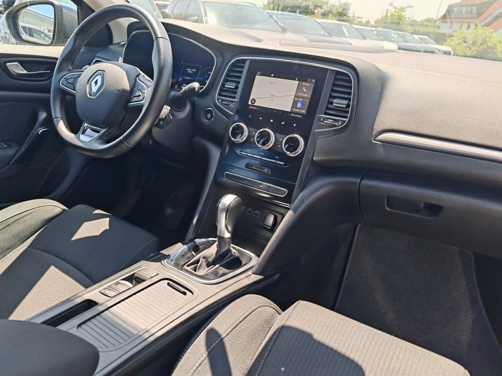 Renault Megane E-TECH 160 Plug-In Hybrid - Samsaru's Car Outlet