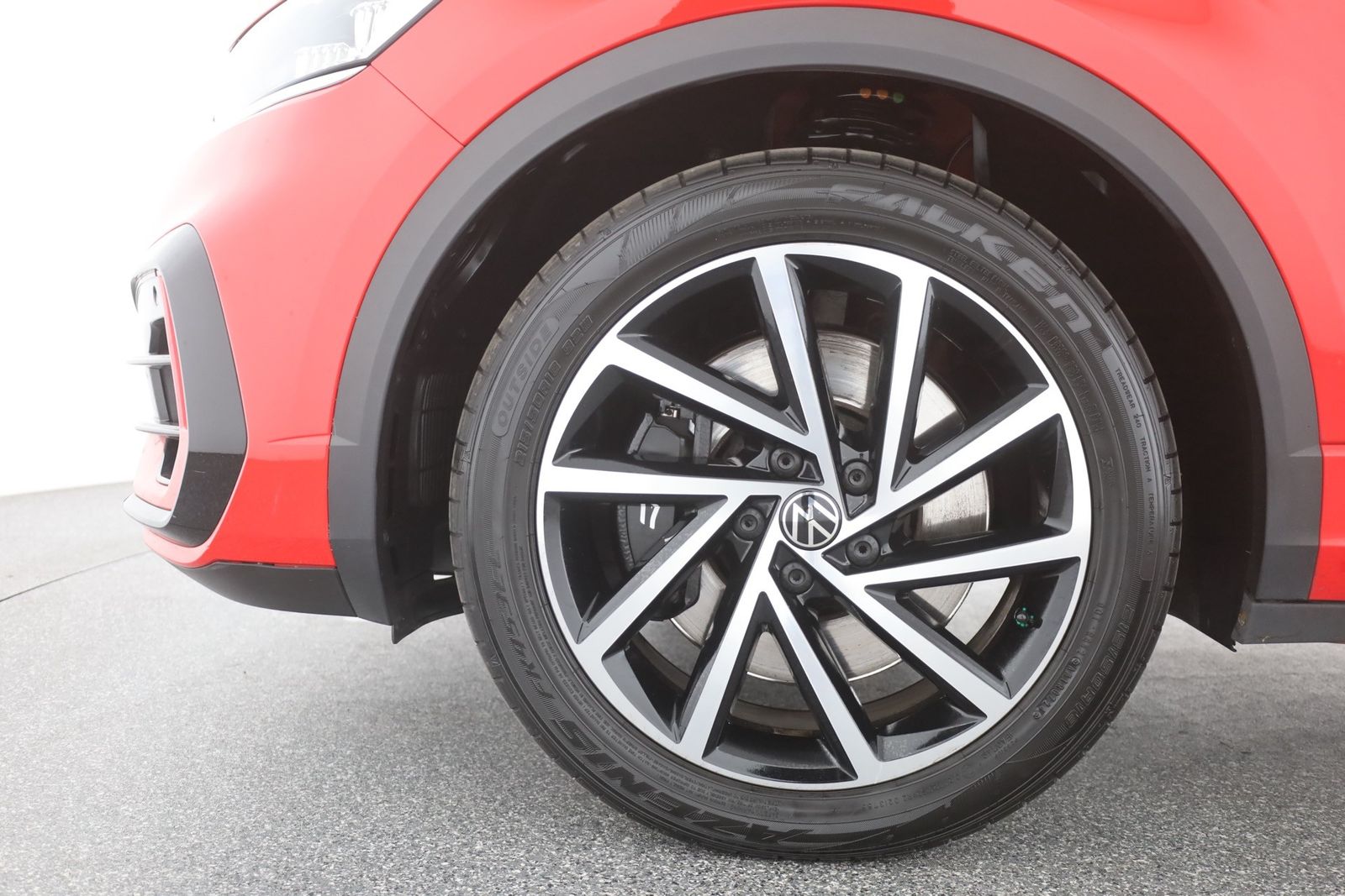 Volkswagen T-Roc 2.0 TSI R 4Motion - Samsaru's Car Outlet