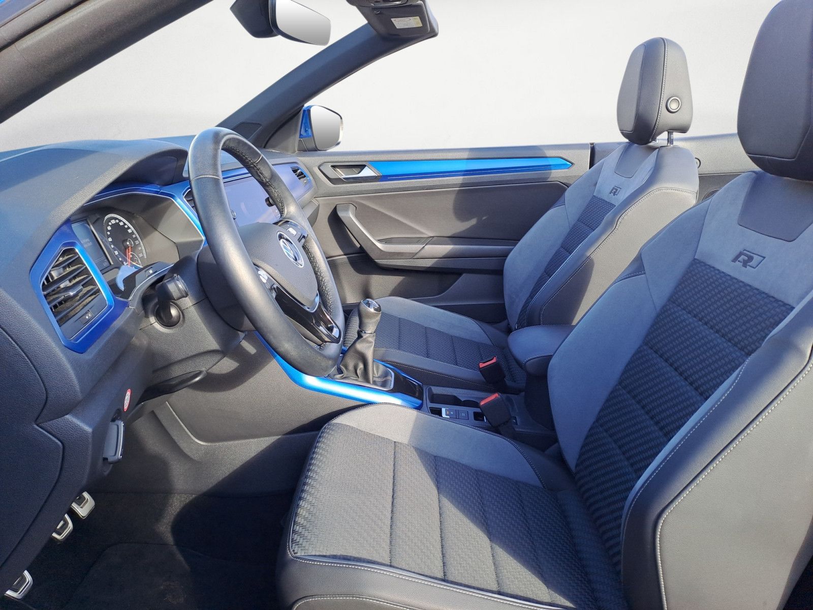 Volkswagen T-Roc R-Line 1.5 TSI - Samsaru's Car Outlet