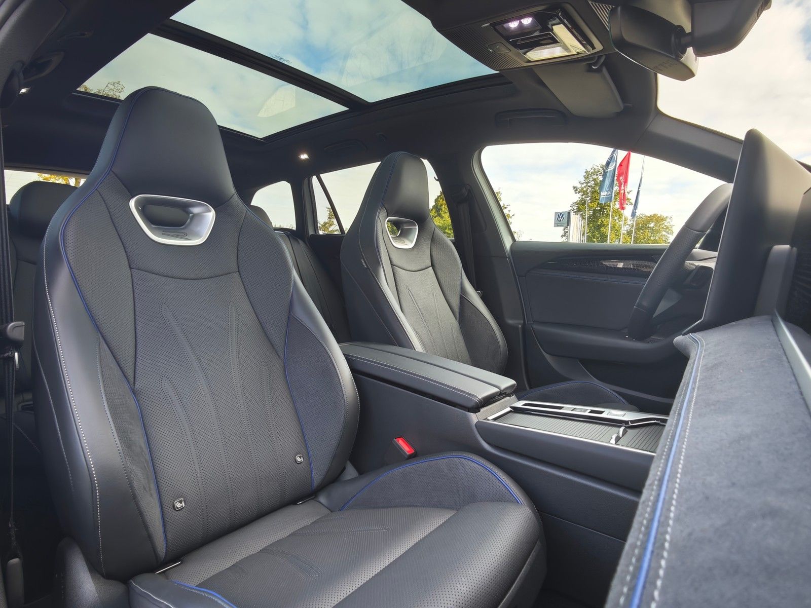 Volkswagen Passat Variant R-Line eHybrid Leder*AHK*Pano*Mat