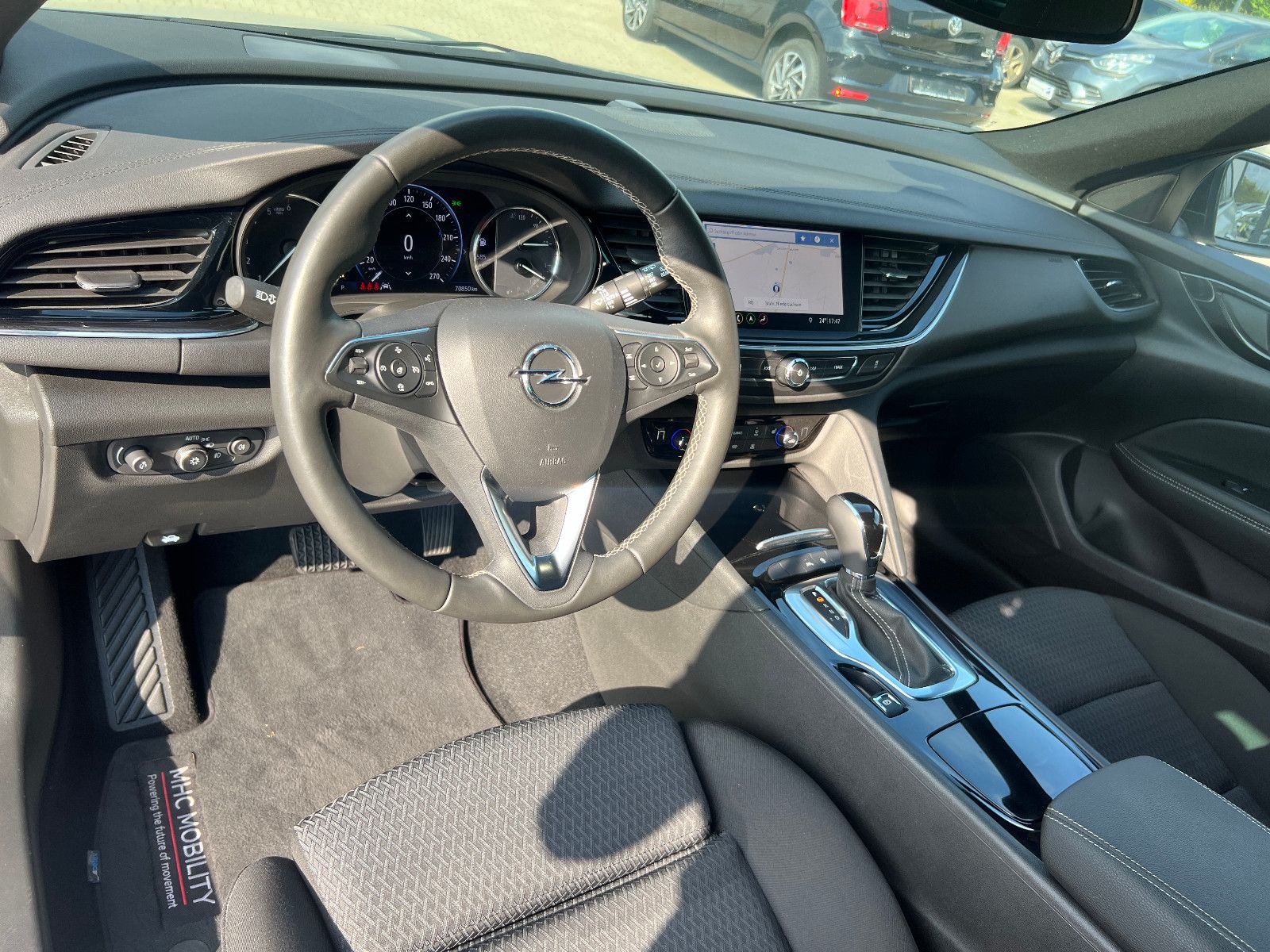 Opel Insignia B Sports Tourer Aut. - Samsaru's Car Outlet