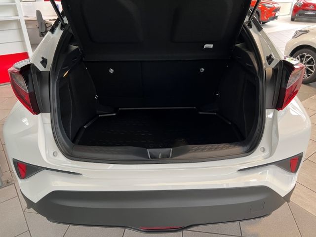 Toyota C-HR Hybrid Flow - Samsaru's Car Outlet