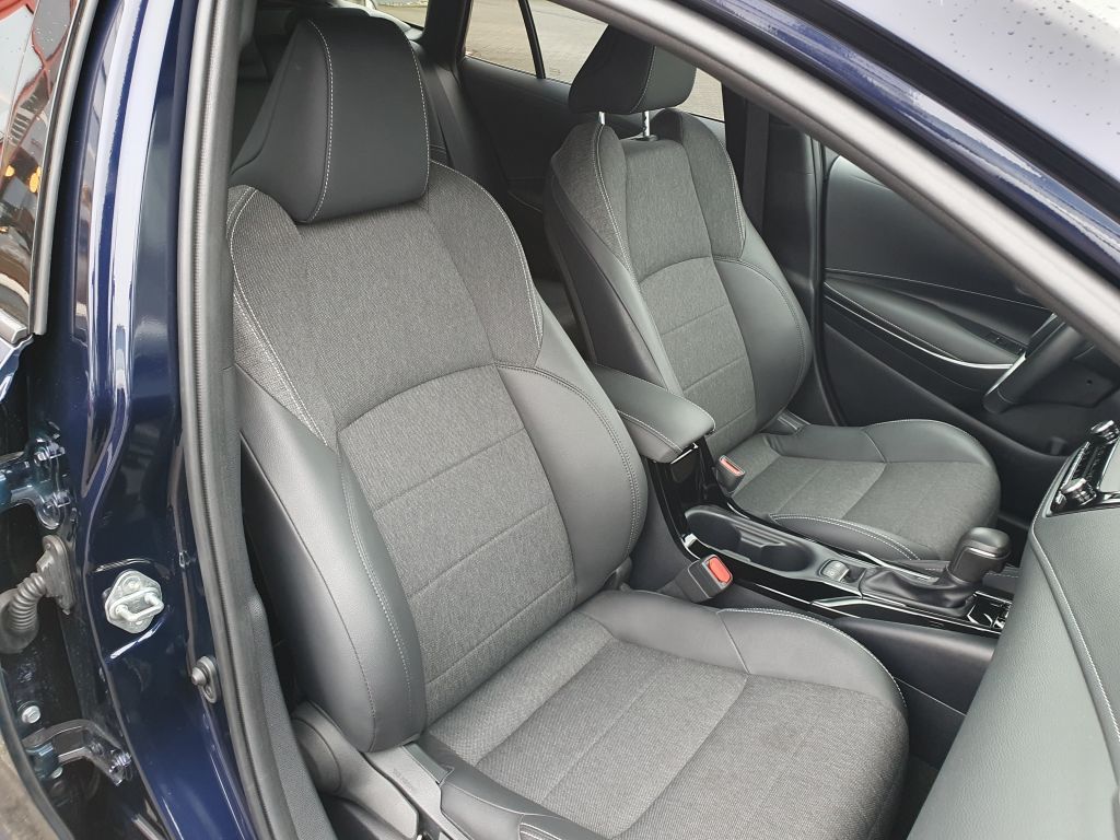Toyota Corolla 1.8 Hybrid Touring Sports Team Deutschla