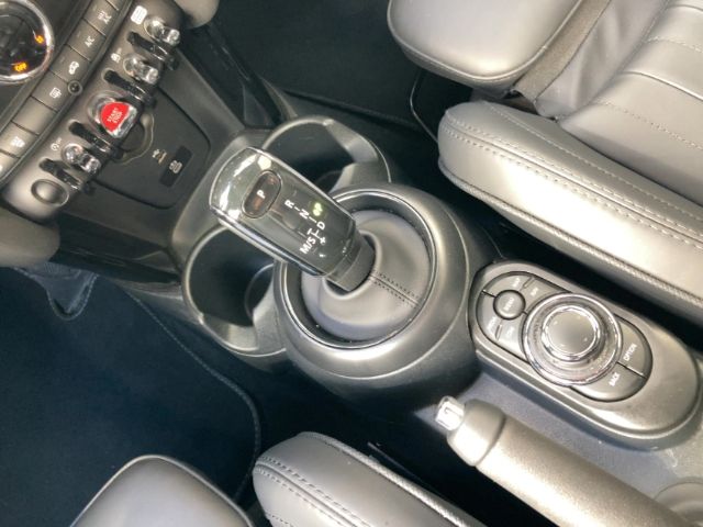 MINI Cooper Premium - Samsaru's Car Outlet