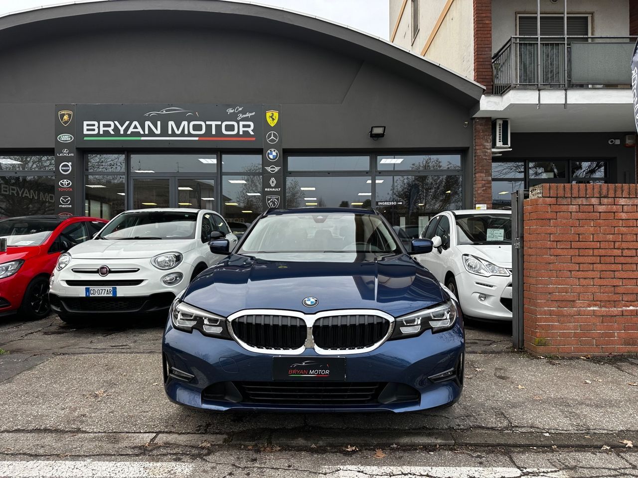 BMW 320 320d xDrive Touring Luxury - Samsaru's Car Outlet